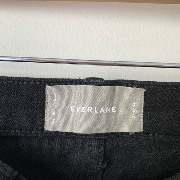 ⭐️ Everlane | Black Relaxed Skinny Ankle Jeans - Picture 3 of 7